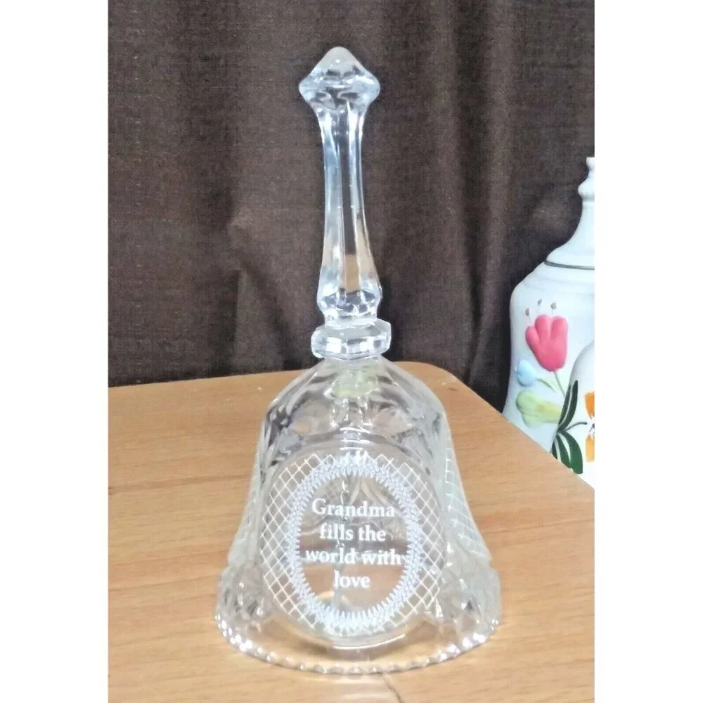 1994 Artmark Chicago Crystal Glass Bell Grandma Fills The World With Love 5.5